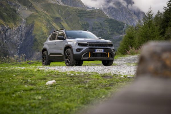 Jeep запускает специальную версию Avenger, созданную в сотрудничестве с The North Face.