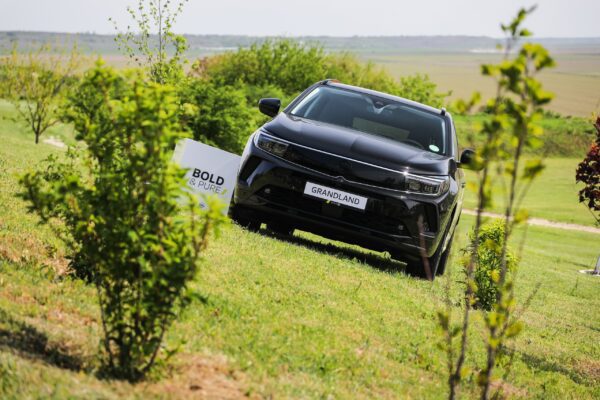 Тест-драйв Opel Grandland – немецкий внедорожник перезапускается с французскими чертами