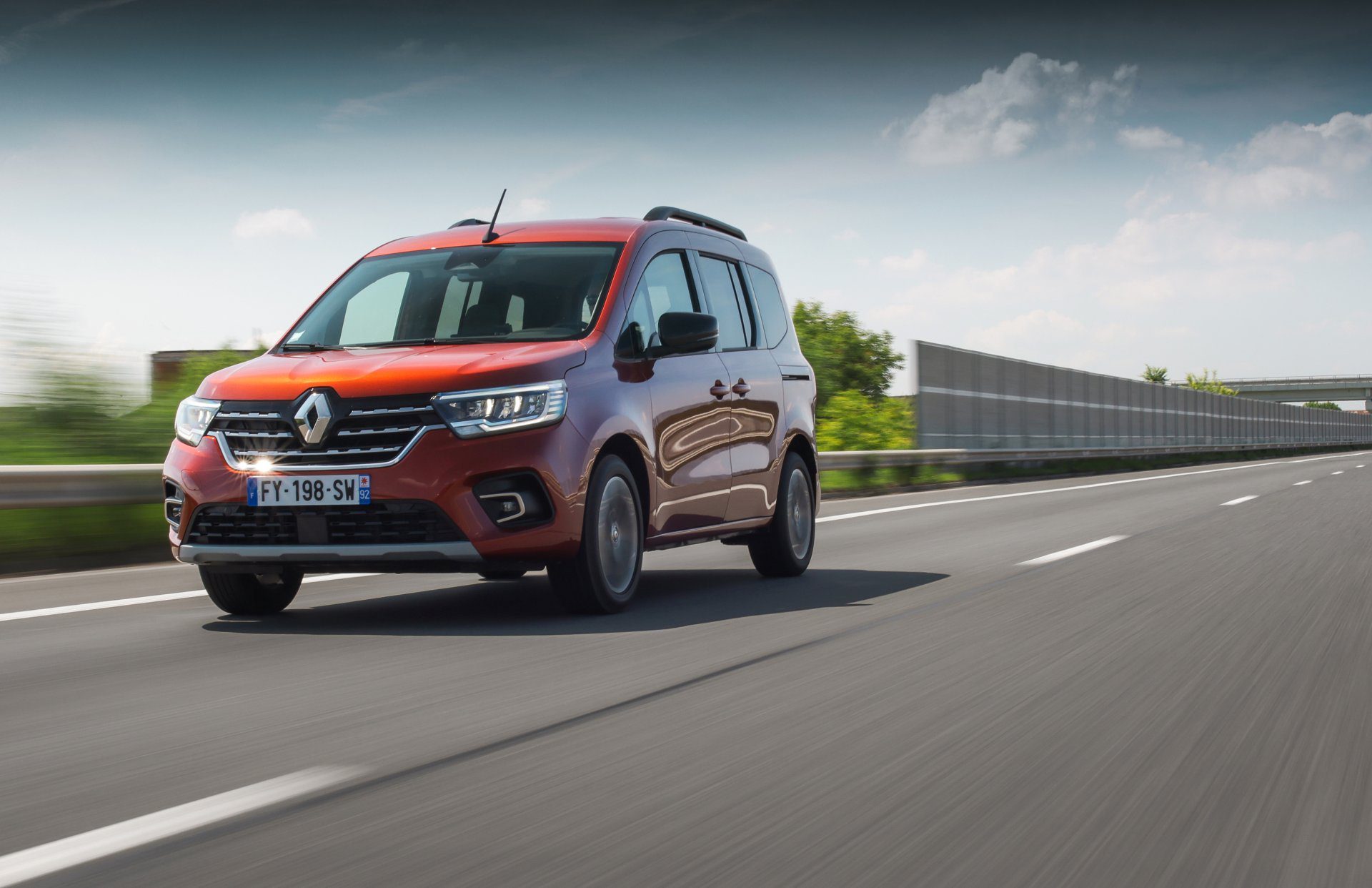 Тест-драйв Renault Kangoo: идеальный баланс между работой и развлечениями