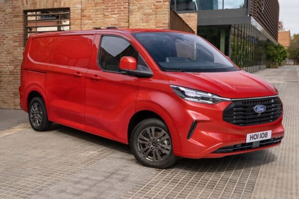 Какие преимущества предлагают новые модели фургонов Ford в линейке Ford Transit?