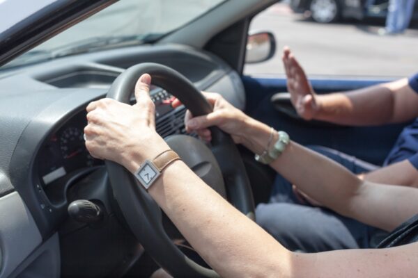 Возрастное ограничение для водителей мощных автомобилей. На кого направлено изменение закона? Возрастное ограничение для водителей мощных автомобилей. На кого направлено изменение закона?