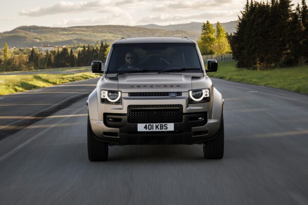 Land Rover объявляет о своем участии в ралли Дакар 2026 года.