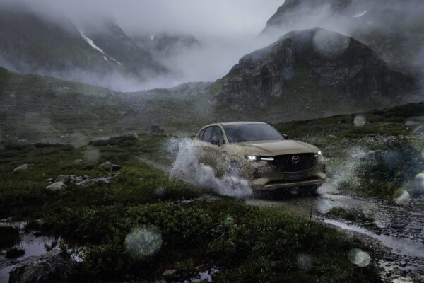 Mazda представляет улучшения для CX-60: внедорожник получает преимущества от перекалиброванной подвески