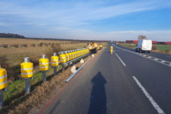 Новая секция Ду 2 (Е 85) получила ограждение на роликах.