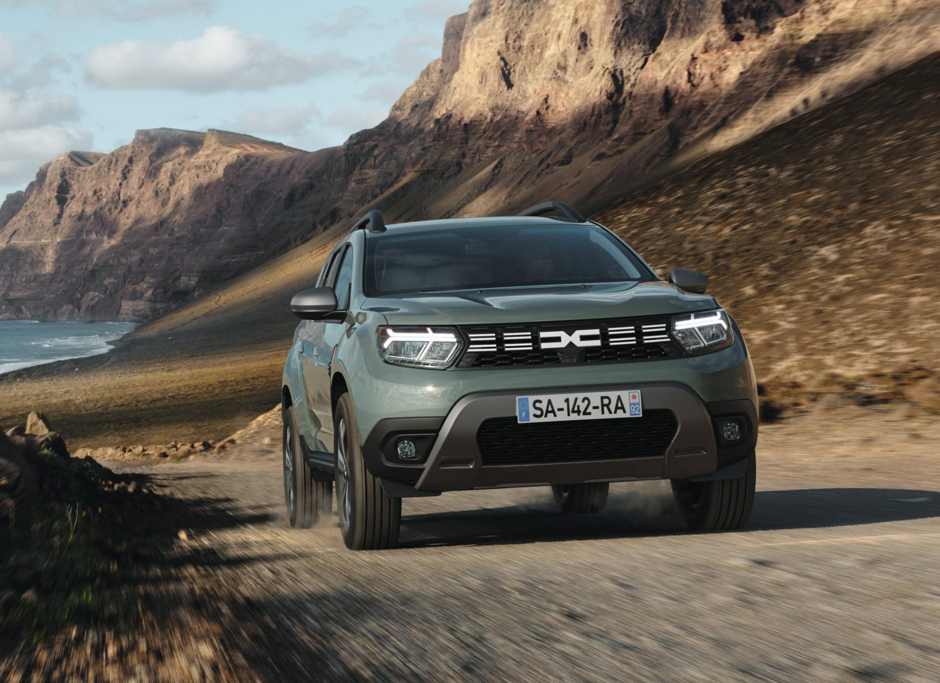 Dacia Duster 4x4 имеет удивительную цену, что подтверждает ее статус самого доступного внедорожника на рынке.