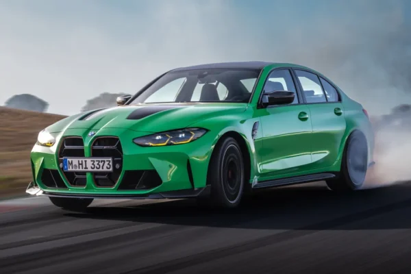 BMW M3 CSL – легенда ограниченного производства, впечатляющая своими характеристиками