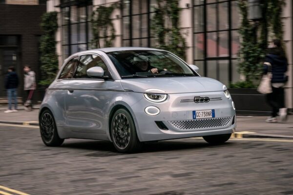 Fiat подтверждает, что новое поколение модели 500 будет выпущено в 2032 году.