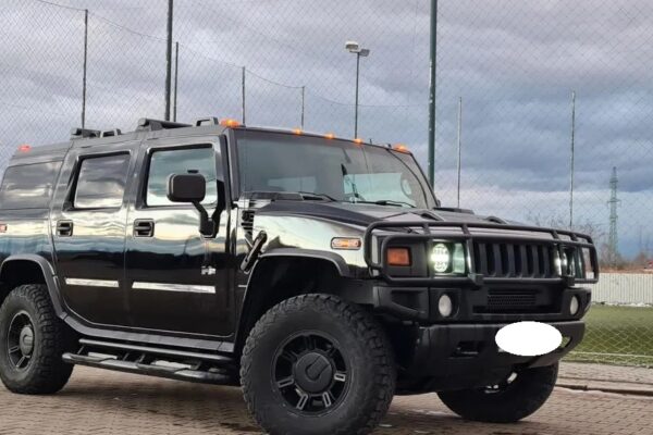Единственный Hummer на autovit.ro стоит совсем не дешево. Это самый мужественный американский автомобиль.