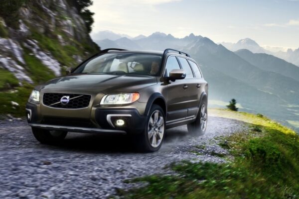 Причины, по которым Volvo XC70 сняли с производства. Это была одна из самых безопасных и роскошных моделей Volvo.