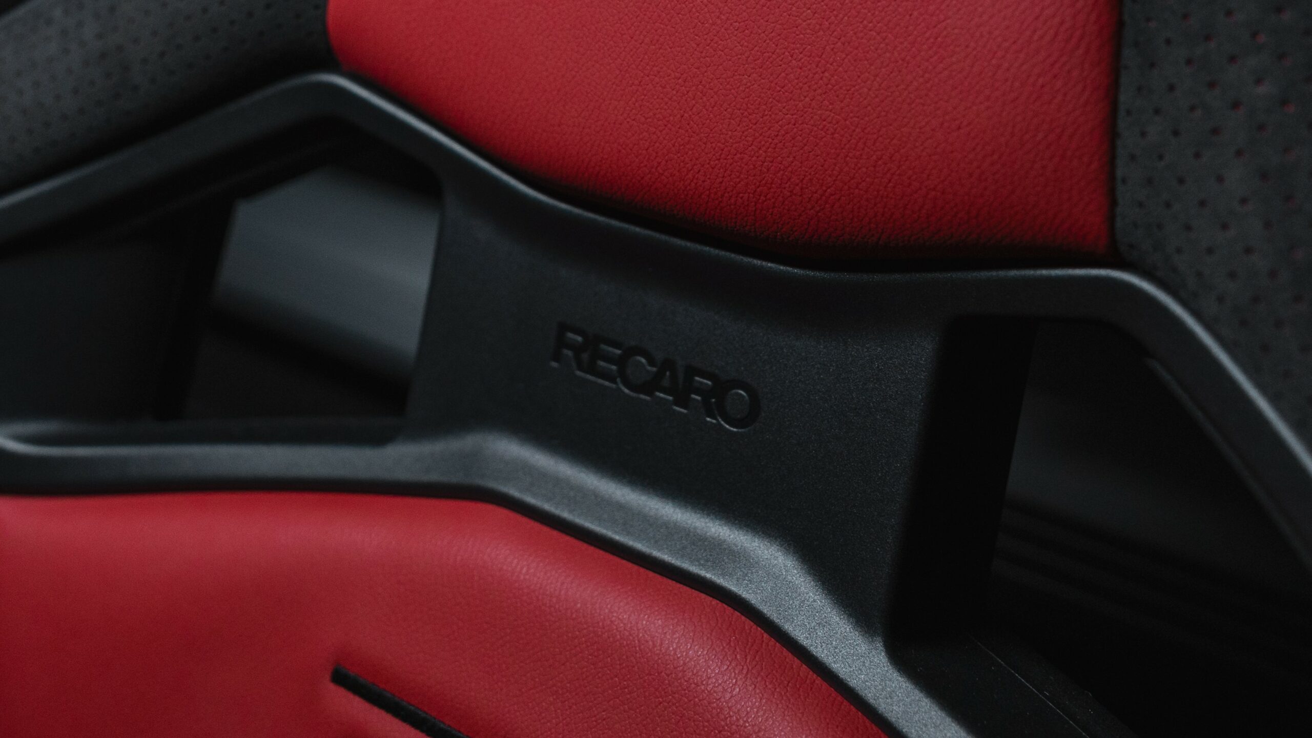 Спасенная от банкротства, Recaro Automotive переносит свою деятельность в Италию.