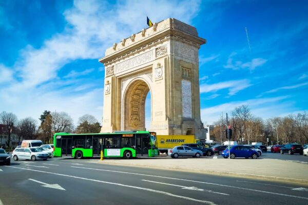 Сколько метров можно проехать по автобусной полосе? В Бухаресте появились новые уникальные цвета