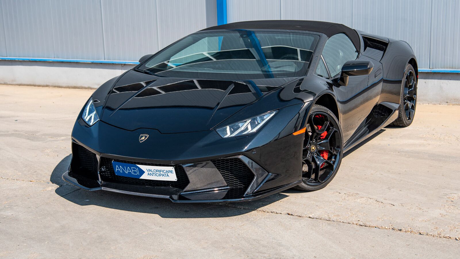 Lamborghini Huracan Spyder, выставленный на аукцион румынского государства. Какова стартовая цена итальянской суповой машины?