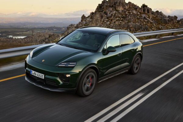 Смена стратегии в Porsche – Macan может получить новое поколение с тепловыми двигателями