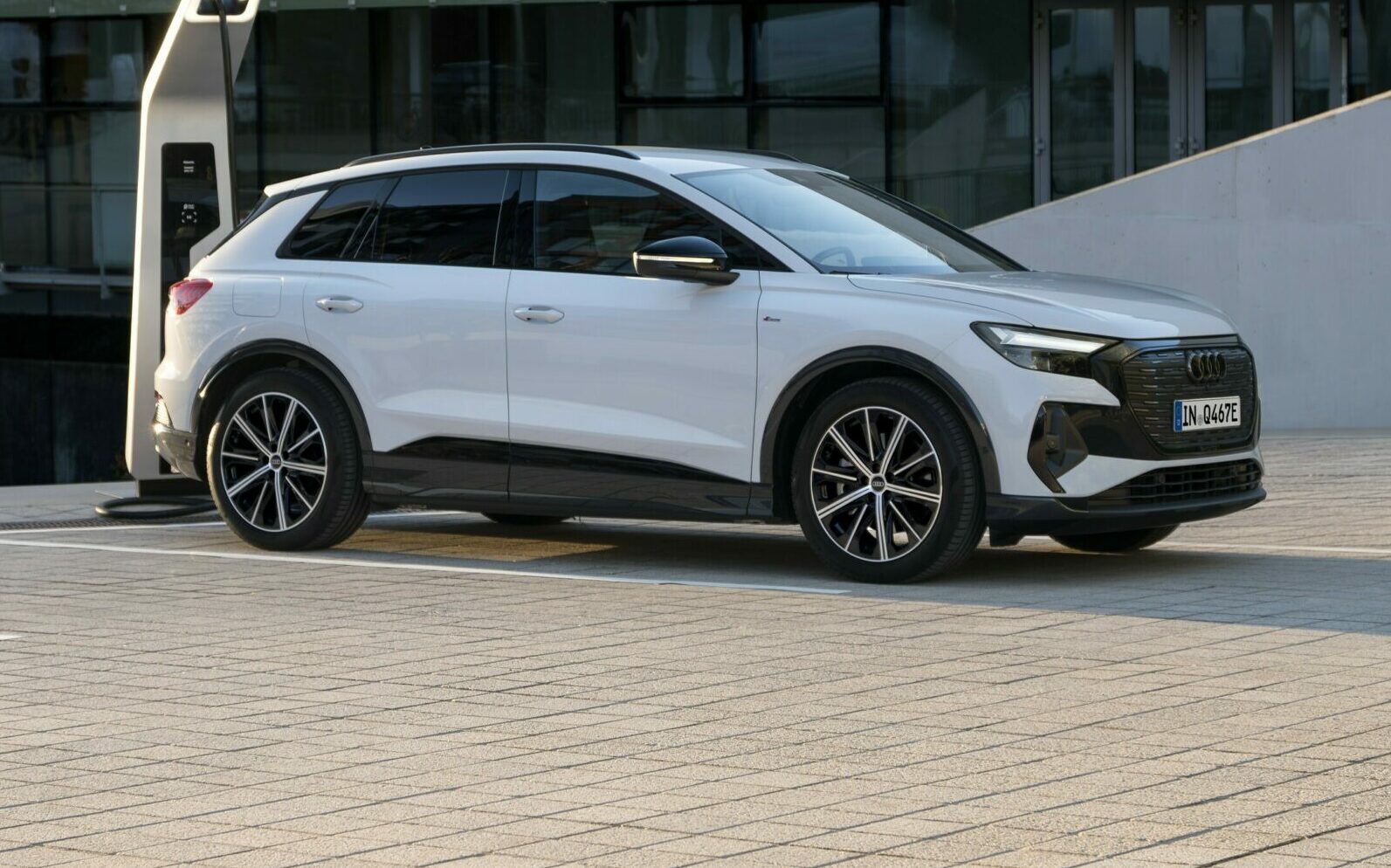 Обновления для Audi Q4 E-Tron-Electric SUV получает новое базовое оборудование с автономией более 400 км