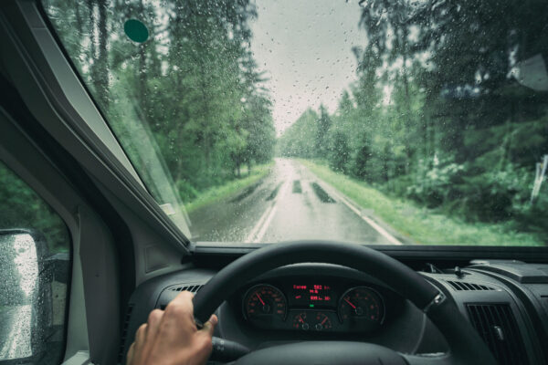 Aquapplaning - когда он появляется и как его избежать