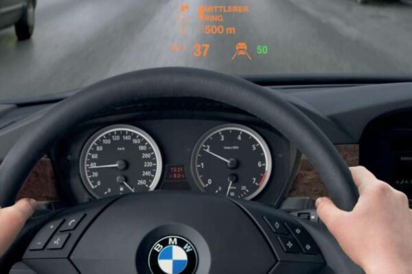 BMW с самым большим пробегом на Autovit.ro совсем не дешев. У него есть «фары в кривой. Без ключа иди. Вспомогательное направление »