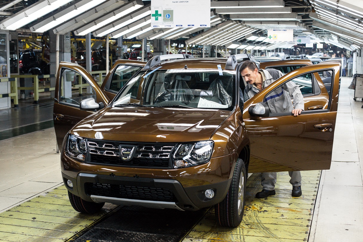 Сколько сотрудников и инженеров, работающих над Dacia-roaul в Румынии, выигрывают в 2022 году