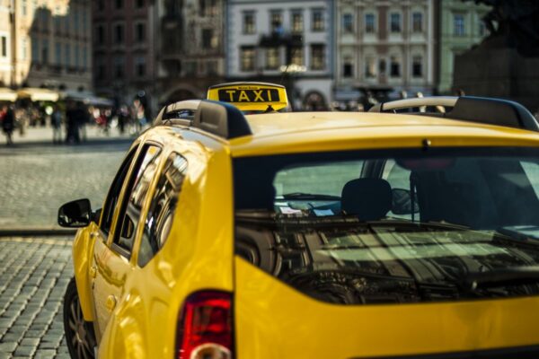 Как распознать автомобиль, который использовался в такси. Вот что вам нужно, чтобы быть осторожным