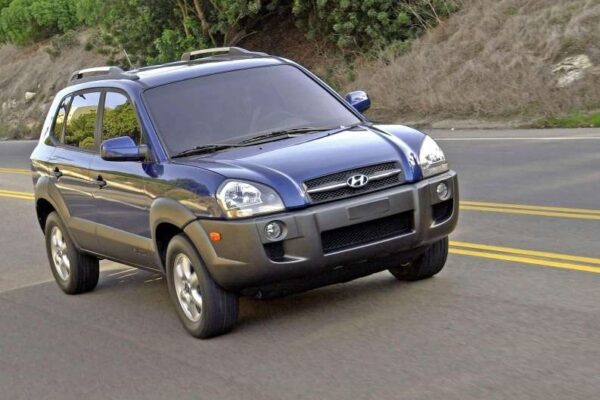 Топ -3 предложения доступны в настоящее время на autovit.ro. Внедорожник Hyundai Tucson в 3000 евро