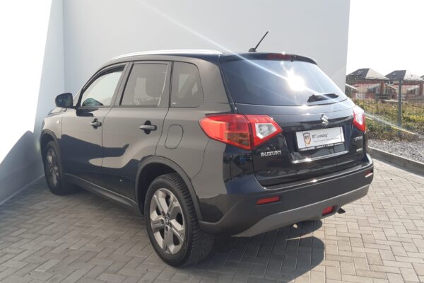 Банк продает Vitara Suzuki, восстановленную у клиента. Автомобиль выглядит новым