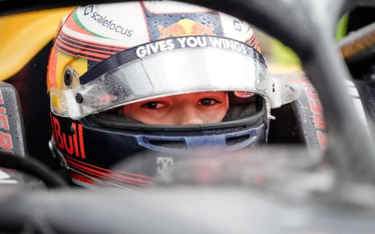 Программа занятых испытаний для Никола Цолов в Формуле 3