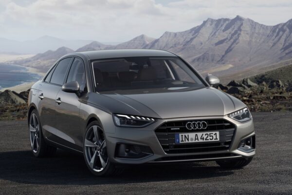 Почему румын стремятся к Audi A4 SH в Германии? Я мечтаю или просто хорошо -косметическая комбинация - видео