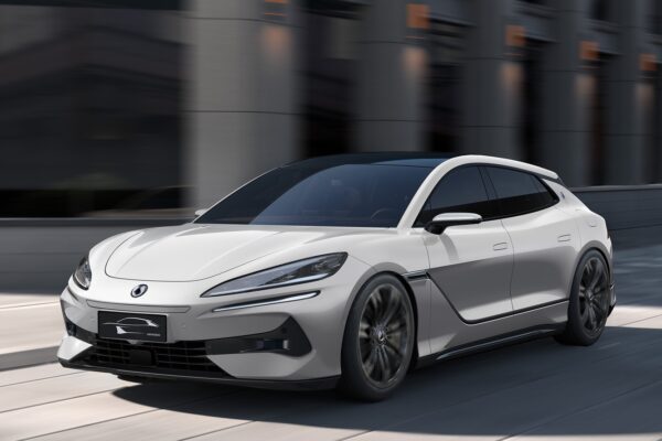 Tesla vs BYD: наэлектризованная дуэль, которая освещает Европу