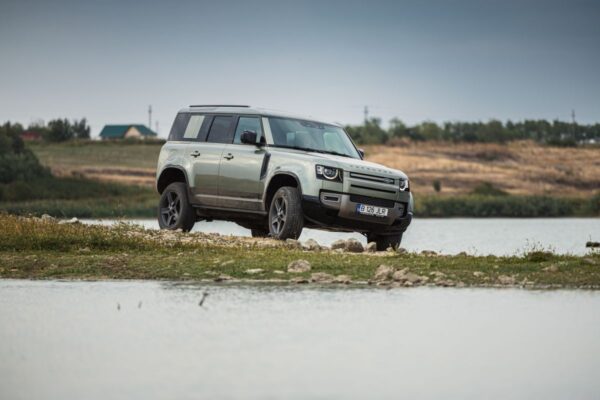 Опыт защитника Румыния: тест -драйв с 90, 110 моделями и восьмиугольниками / фотогалереей