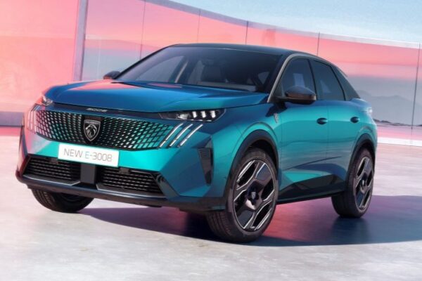 Peugeot превращает электрические внедорожники в портативные гнезда: E-3008 и E-5008 получают технологию V2L