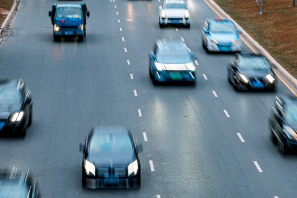 Отражающая краска, фольга или складной номер? Который является единственным юридическим вариантом, с помощью которого вы избавляетесь от руина, в 2025 году