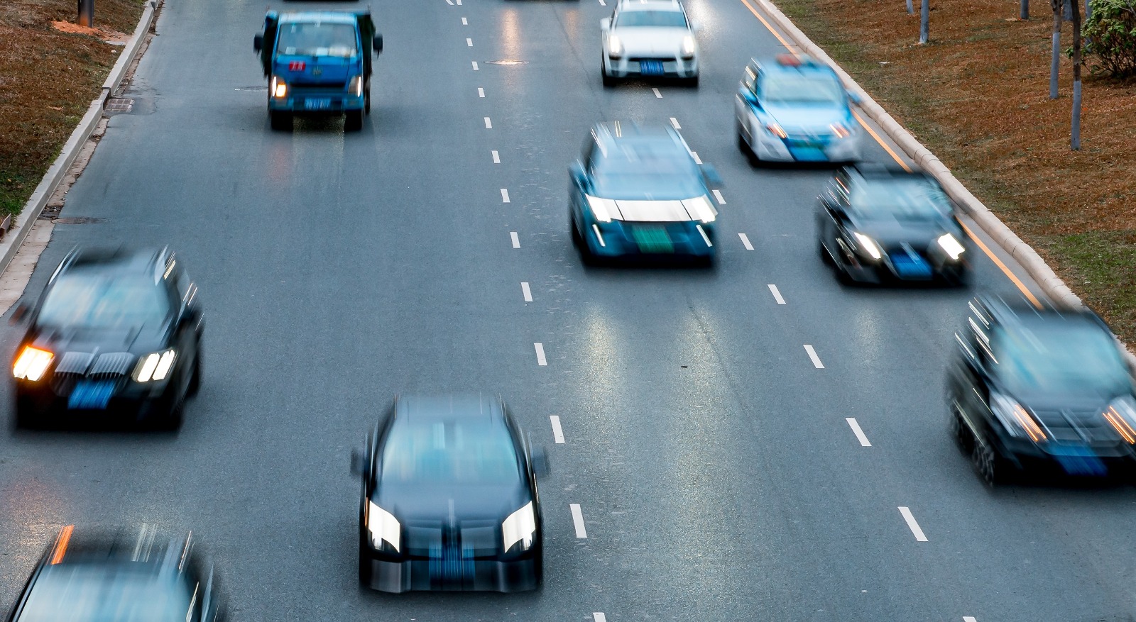 Отражающая краска, фольга или складной номер? Который является единственным юридическим вариантом, с помощью которого вы избавляетесь от руина, в 2025 году