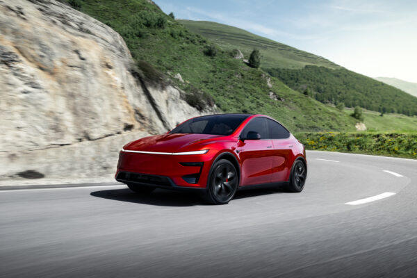 Новая производительность Tesla Model Y: более сильная, более изысканная, но и более дорогое