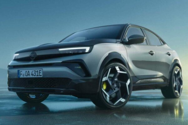 Опел начинает заказы на Mokka GSE