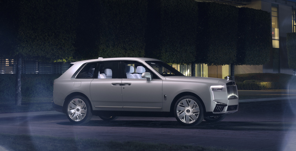 Rolls-Royce Cullinan Cosmos: ближе к звездам, а также с колесами на земле