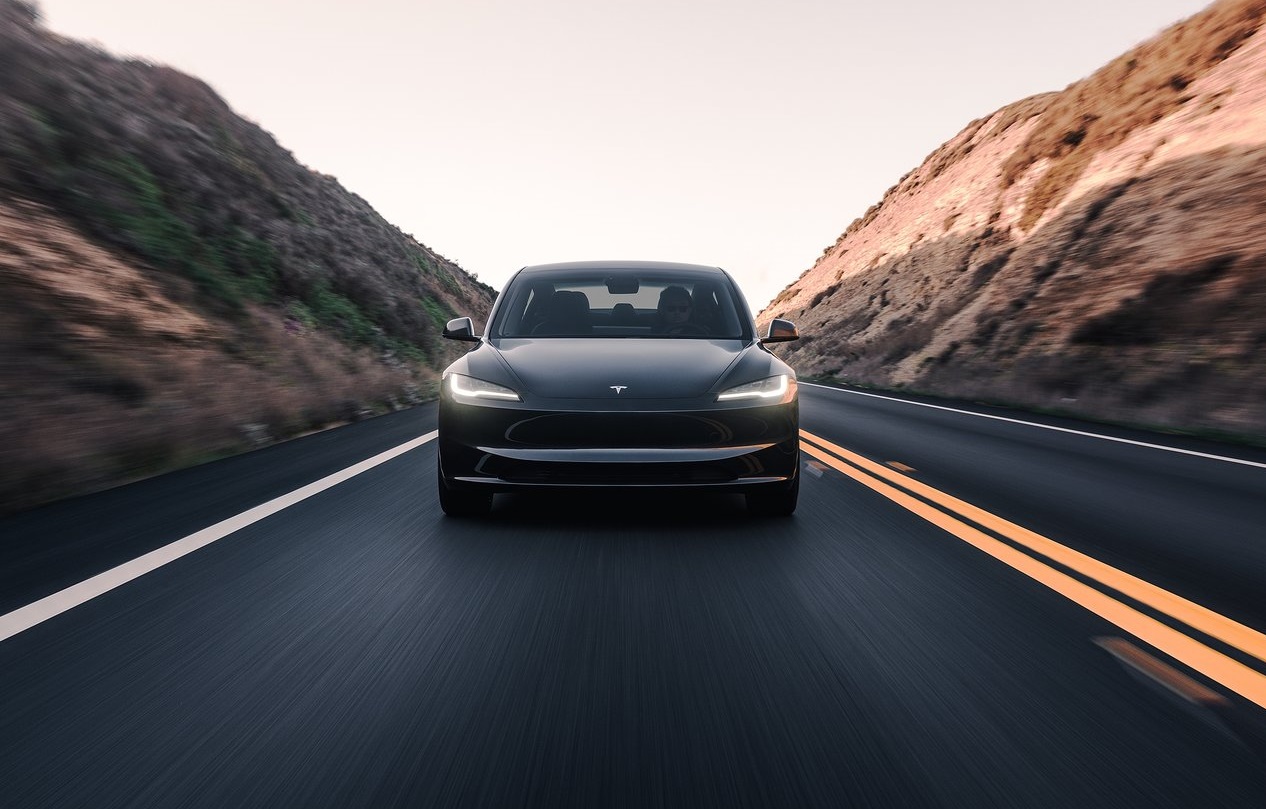 Европейские продажи Tesla продолжают уменьшаться. Китайские соперники получают позиции на старом континенте