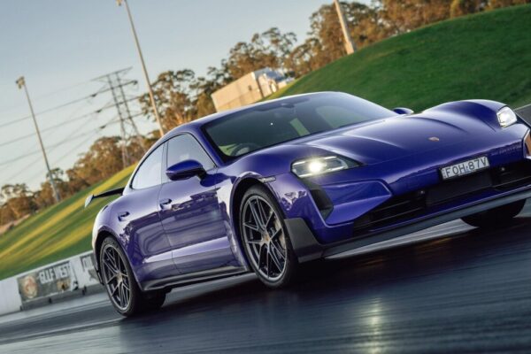 Porsche демонстрирует, что означает скорость с Taycan Turbo GT в Австралии