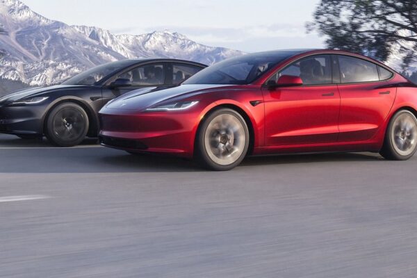 По данным какого автомобиля, электромобили теряют почти половину автономии в экстремальной жаре?