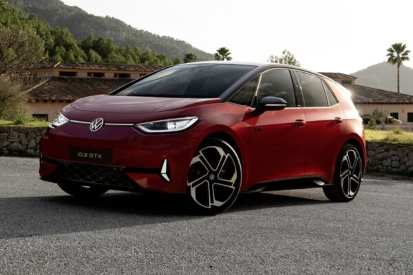 Европа покупает больше электрики и гибридов, в то время как Румыния идет в противоположном направлении