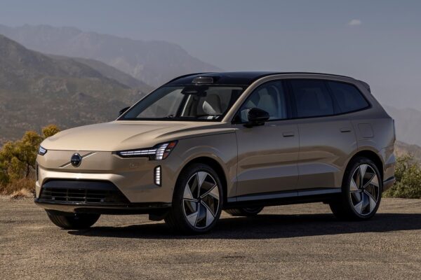 Volvo EX90: 800V Архитектура и гораздо больше переработанных времен ожидания