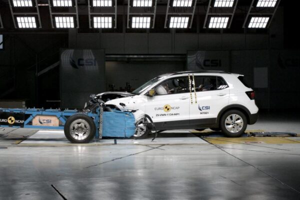 VW T-Cross получает только 3 звезды в тестах Euro NCAP. Какие модели были лучше с точки зрения безопасности