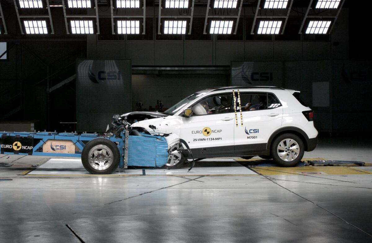 VW T-Cross получает только 3 звезды в тестах Euro NCAP. Какие модели были лучше с точки зрения безопасности