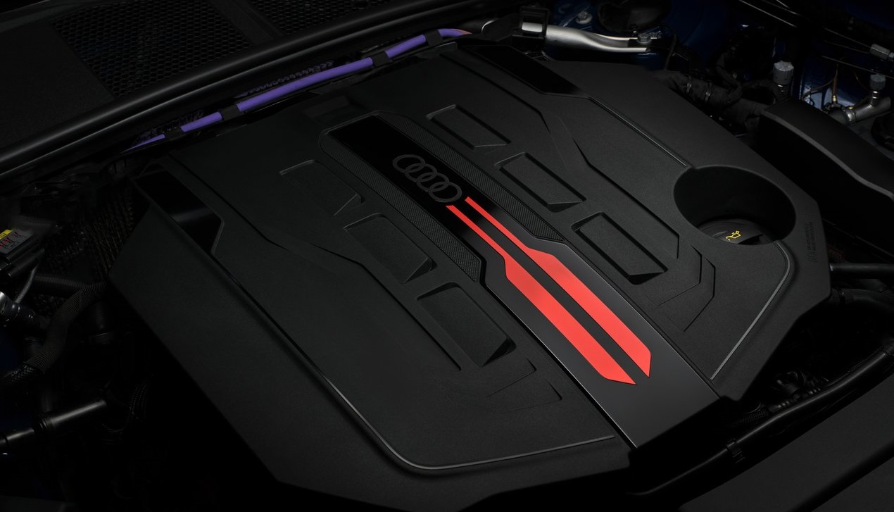 В эпоху электрификации некоторые производители автомобилей уверены в будущем бензиновых тепловых двигателей.