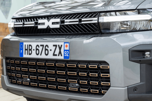 От рендеринга в реальности: шаг к приключениям. Redustri превращает Dacia Bigster в серьезное внедорожник-видео