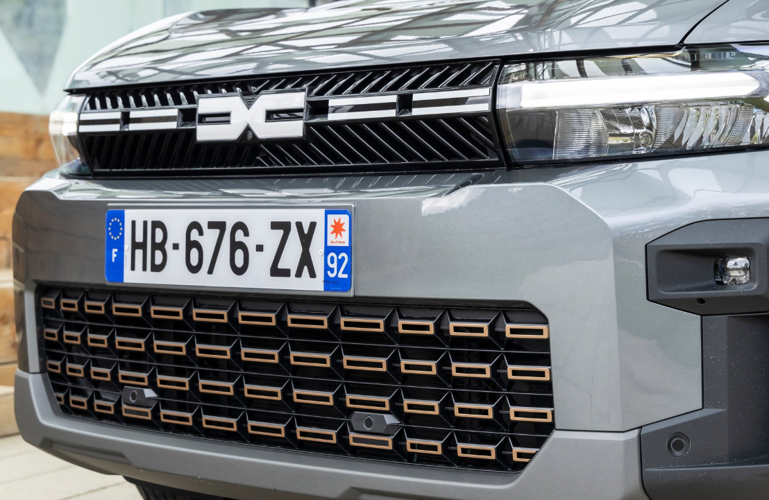 От рендеринга в реальности: шаг к приключениям. Redustri превращает Dacia Bigster в серьезное внедорожник-видео