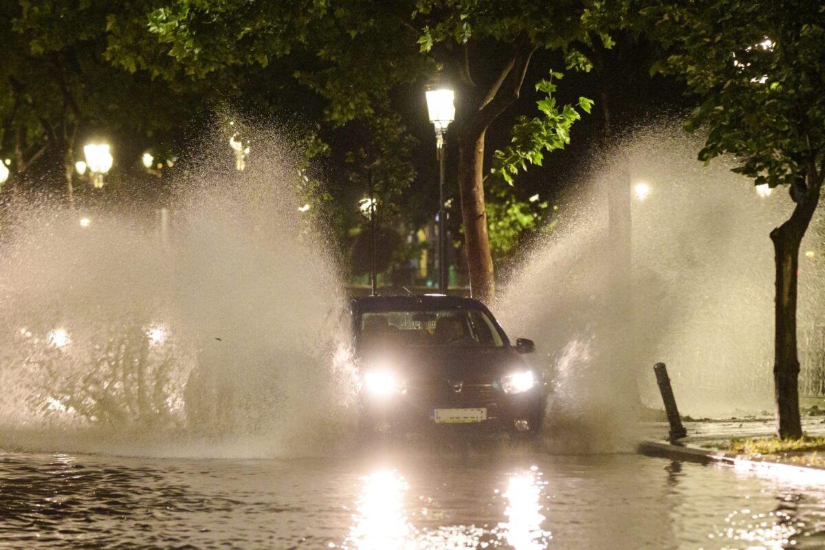 Внимание, водители, это код красного шторма! Дорожная бригада предупреждает: чего не нужно делать в таких условиях