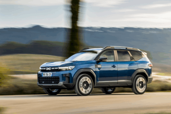 Dacia Bigster покоряет Европу: он был объявлен «Автомобилем года» в Германии и «Семейным автомобилем года» в Великобритании