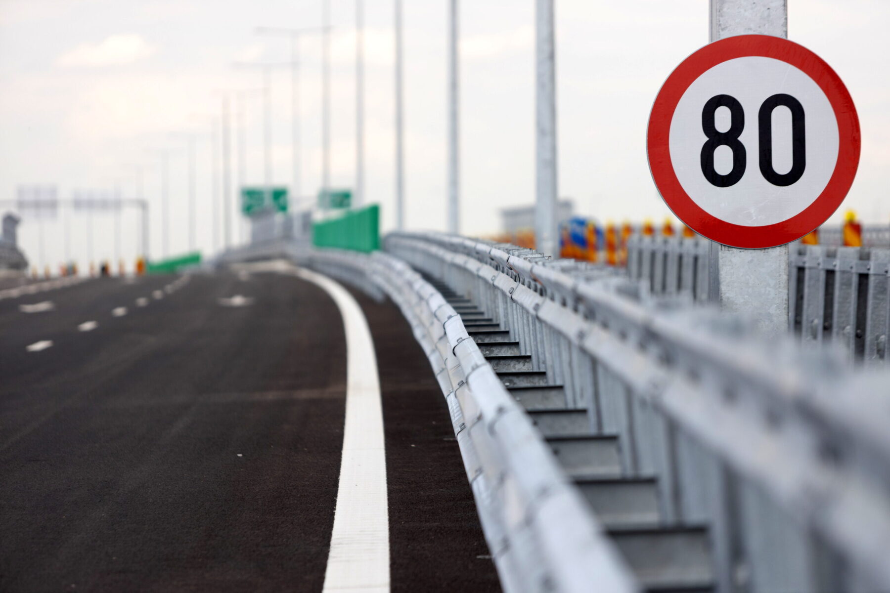 Неожиданное решение для одной из самых развитых стран Европы: снижает максимальную скорость на шоссе до 80 км/ч