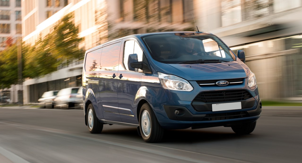 Фургон товаров, который вам разрешено водить с категорией B. Что устанавливает закон в 2025 году и каковы санкции