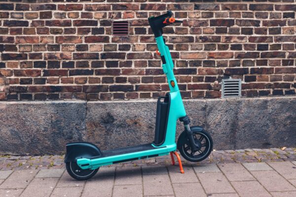 Новый закон для водителей электросамокатов: письменный экзамен и полевые испытания. Кто НЕ проезжает, тот не входит в движение