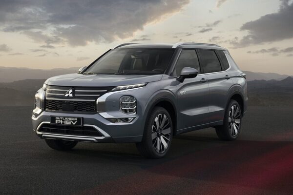 Исследование показывает, что фактические выбросы PHEV в пять раз превышают официальные данные.